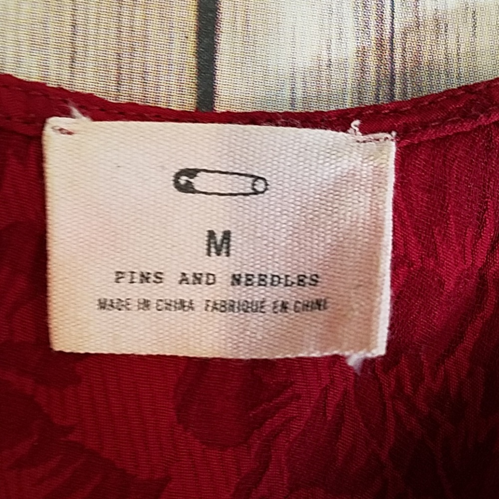 UO Pins and Needles red damask peplum top M - Picture 4 of 8